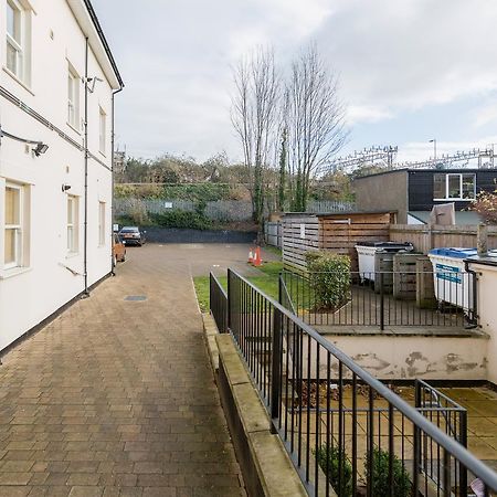 Watford Junction Apartment ภายนอก รูปภาพ