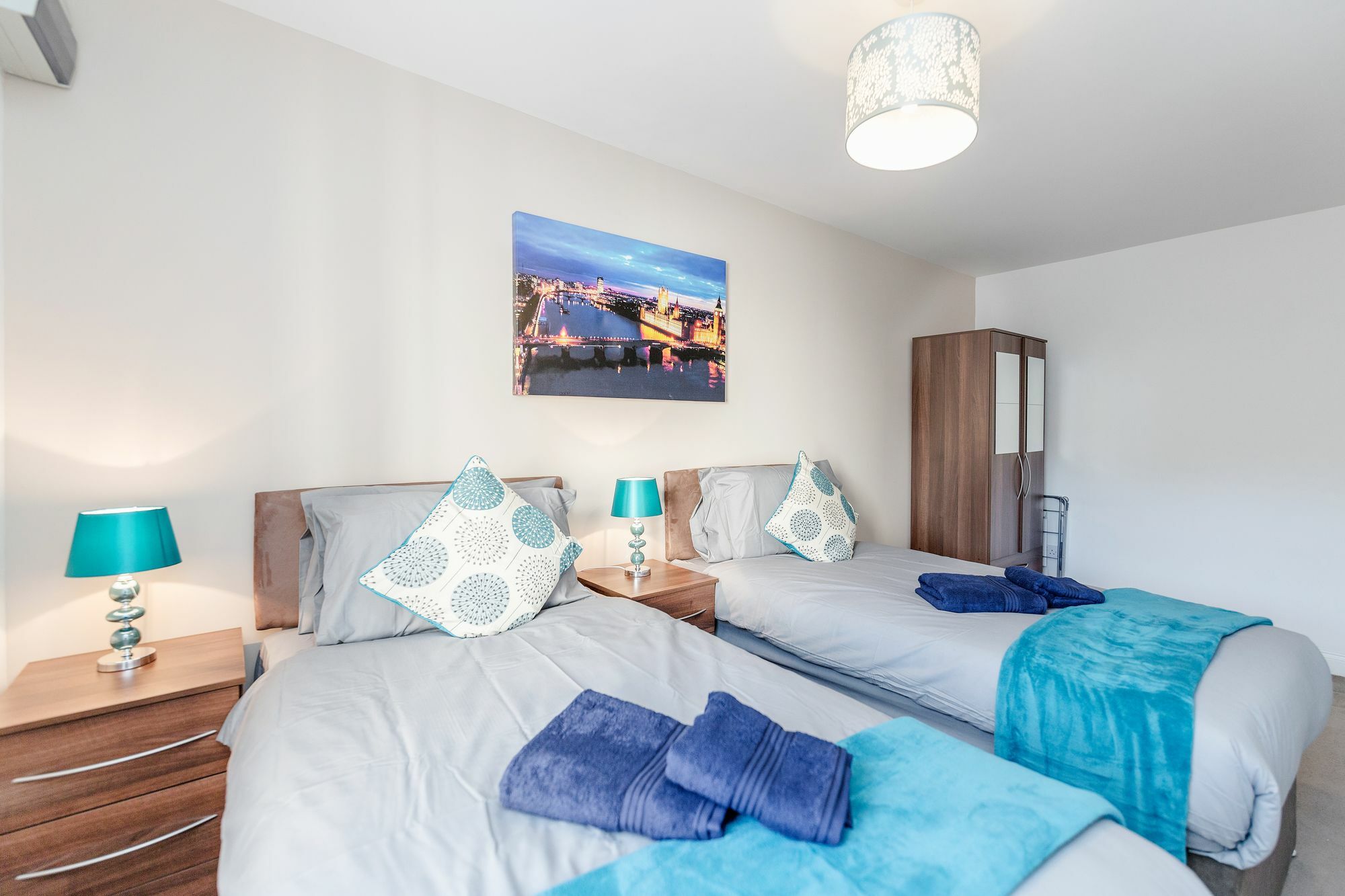 Watford Junction Apartment ภายนอก รูปภาพ